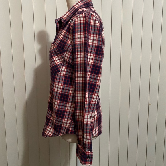 TOPS 👚 - 2 for $15 (Mix & Match) - Picture 2 of 3